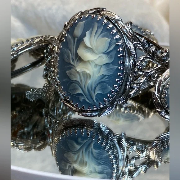 Whiting and Davis Faux Cameo Rose Brooch Necklace Bracelet & Earrings Mint 1960s - Picture 12 of 14